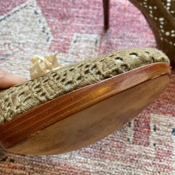 Stuart Weitzman Light Brown Perforated Wooden Heels - Picture 12 of 14